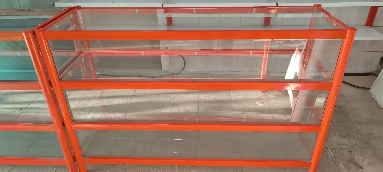 واگذاری و فروش ویترین و دکور و قفسه|فروشگاه و مغازه|یزد, |دیوار