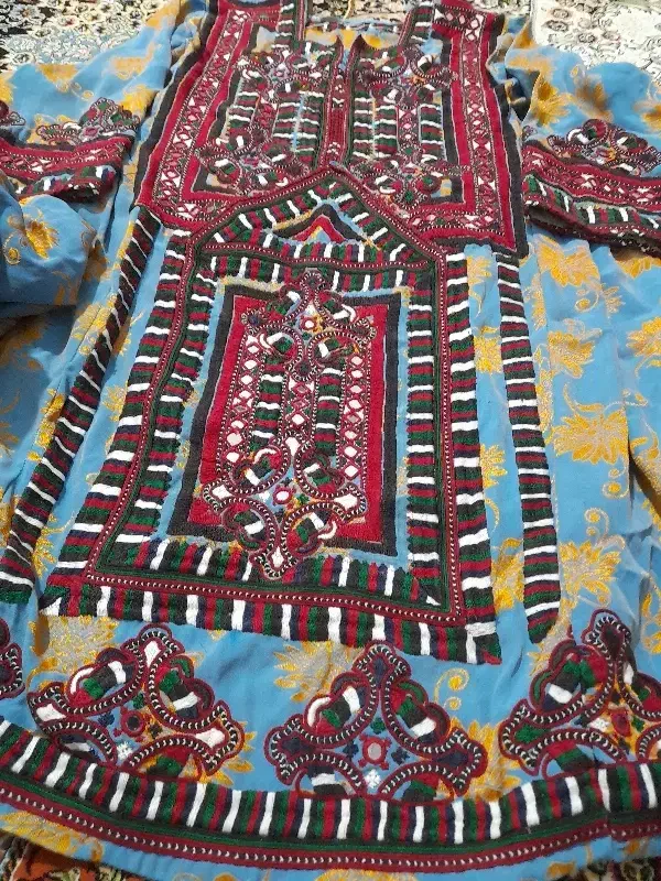 لباس بلوچی|کفش و لباس بچه|چابهار, |دیوار