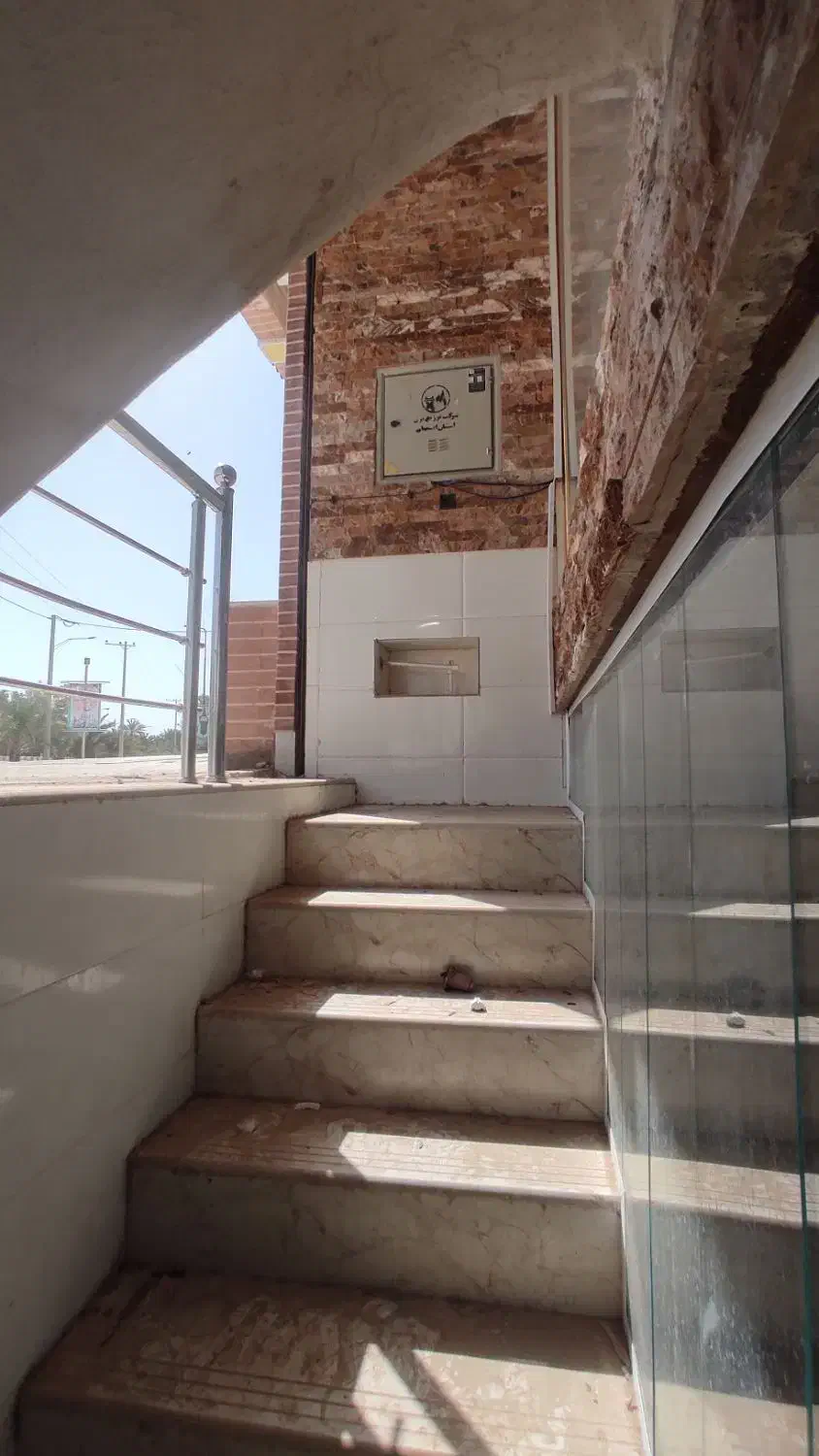 یک واحد تجاری دو طبقه میدان امام روبه روی بانک ملت|فروش مغازه و غرفه|خور (اصفهان), |دیوار