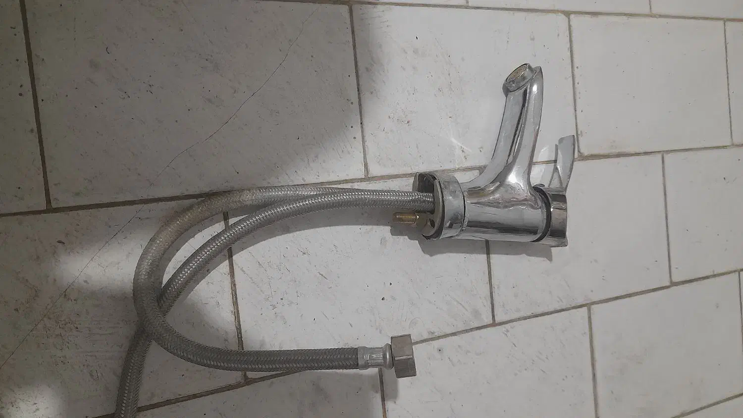 شیر روشویی|لوازم سرویس بهداشتی|بروجرد, |دیوار