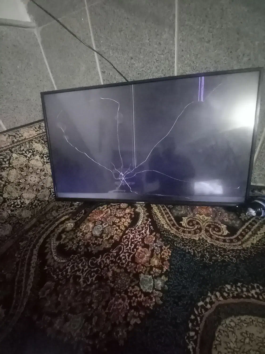 ال ای دی  صفحه  شکسته ایکس ویژن ۴۳ اینچ|تلویزیون و پروژکتور|مشهد, انصار|دیوار