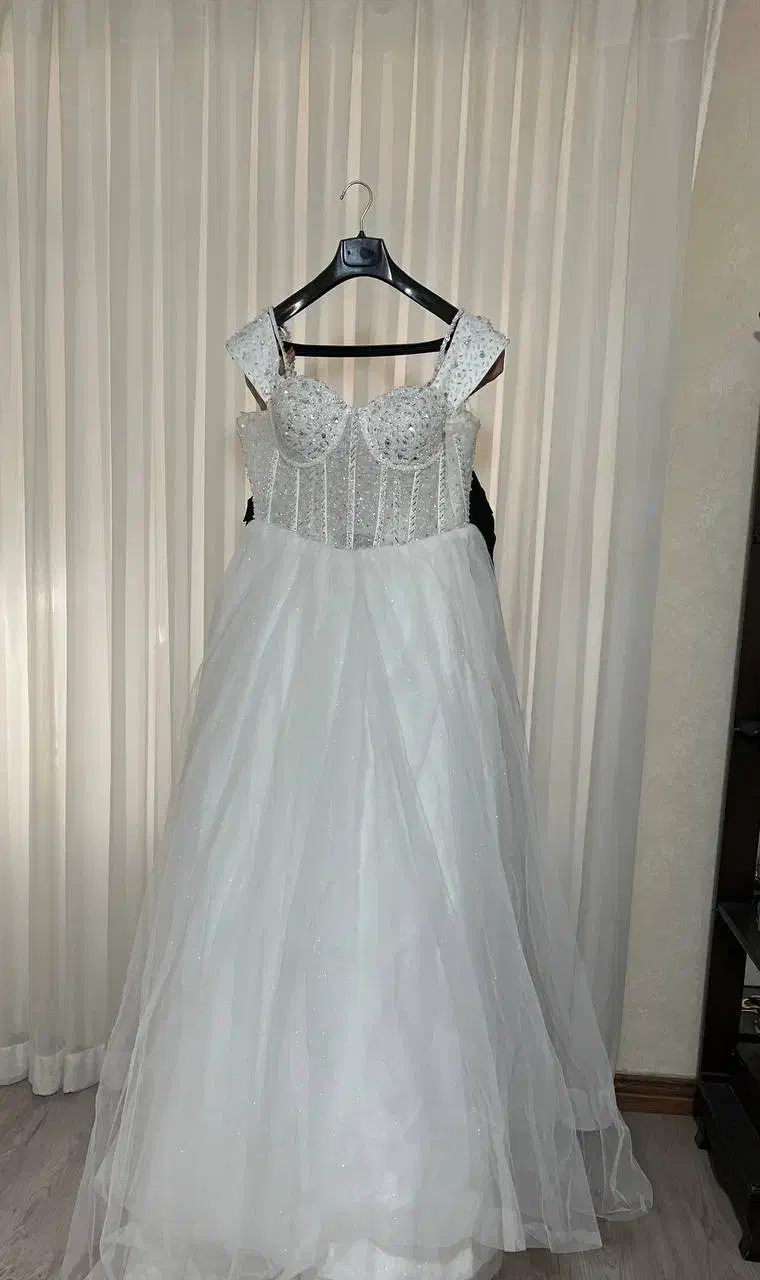 لباس عقد|لباس|همدان, |دیوار