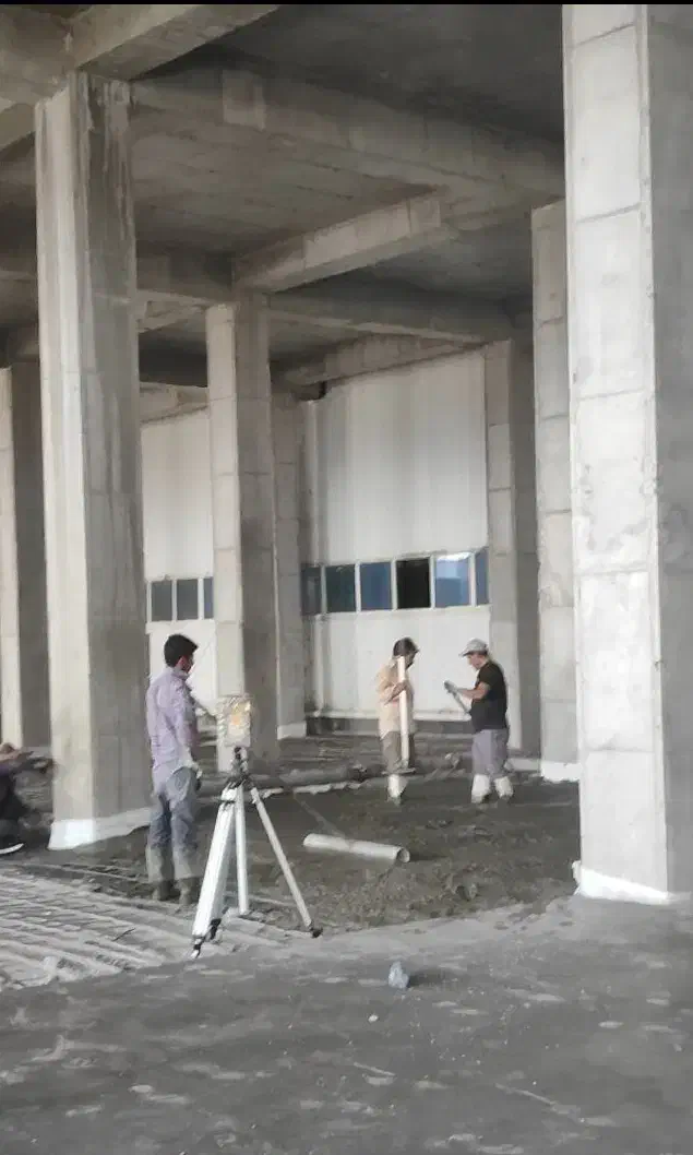 بتن ریزی کف با ماله پروانه ای و تراز لیزری|خدمات پیشه و مهارت|شیراز, گلکوب|دیوار