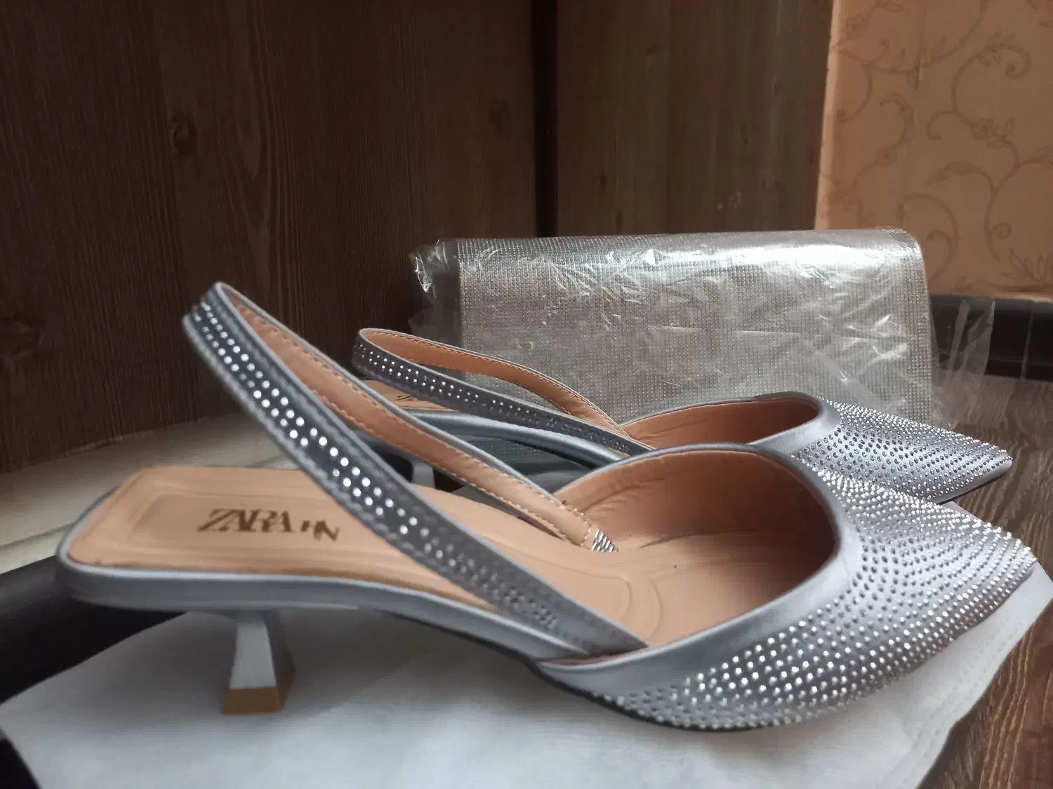 لباس مجلسی بسیار شیک همراه با سِت کیف و کفش|لباس|کرج, شهرک ولیعصر|دیوار