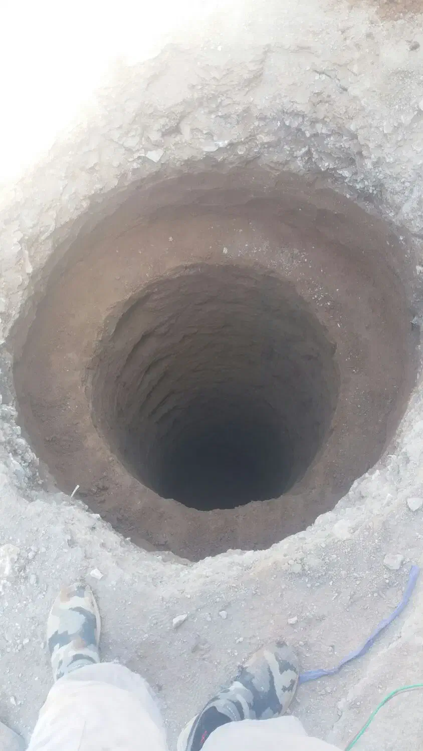 حفاری چاه آب و فاضلاب آزمایش لایه روبی چاه آب|خدمات پیشه و مهارت|ملایر, |دیوار