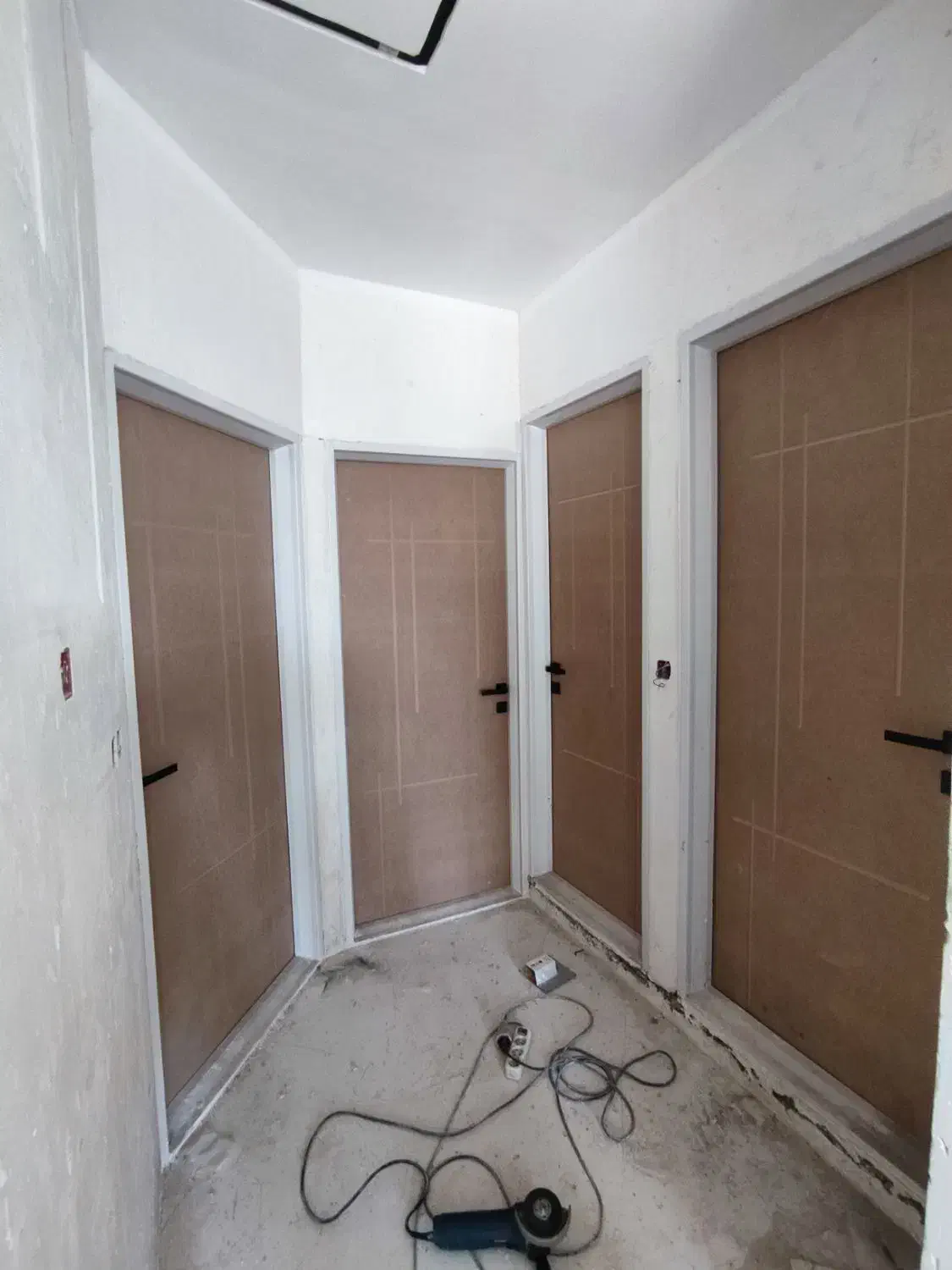 نصاب درب چوبی|خدمات پیشه و مهارت|یزد, |دیوار