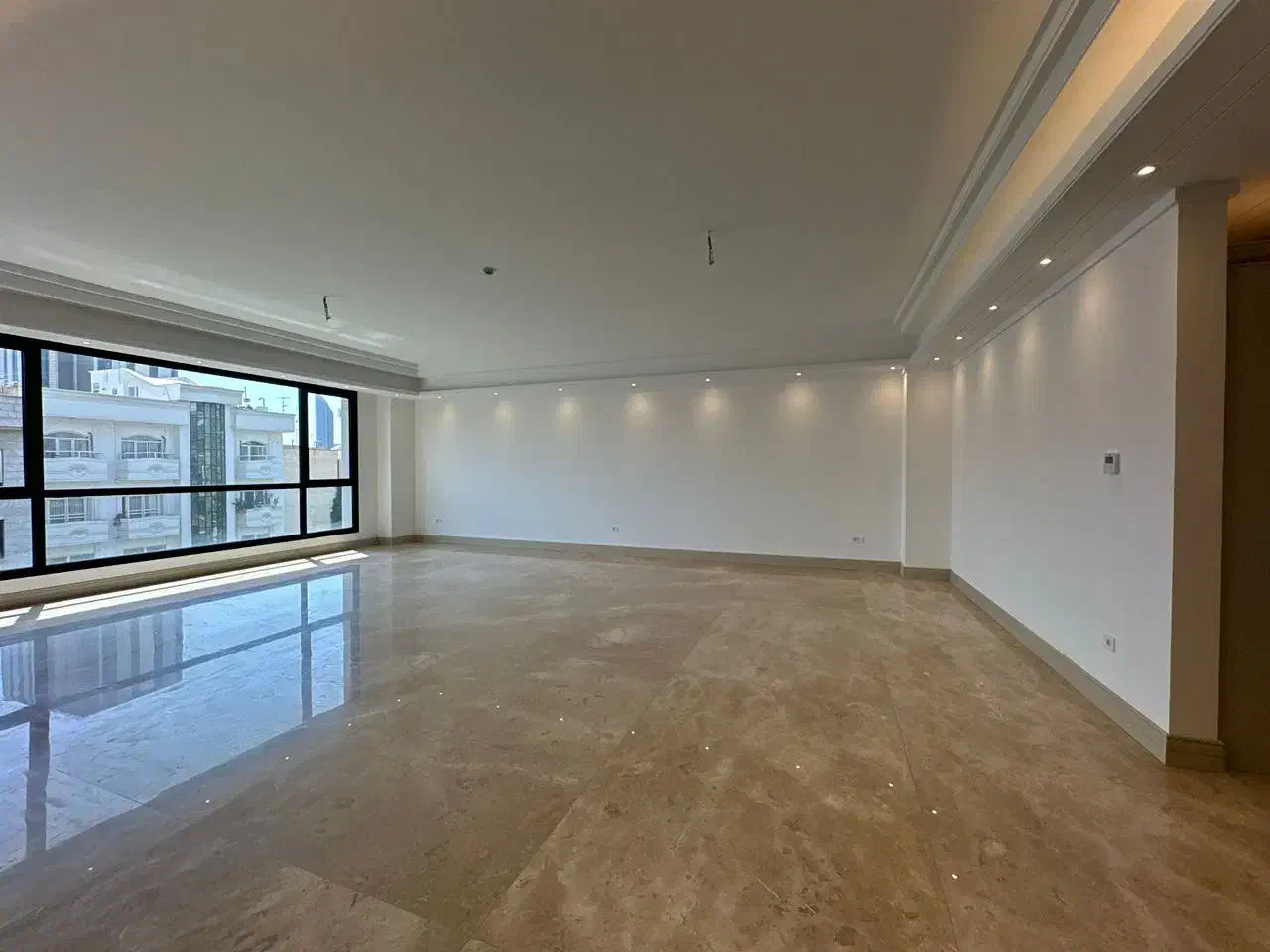 تاپ میرداماد جنوب *220 متر 3 خواب*خوش نقشه وبینظیر