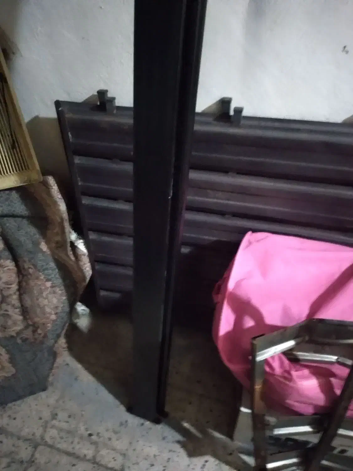 تخت خواب یک نفره فرفوژه مشکی|تخت و سرویس خواب|رشت, قاسمیه|دیوار