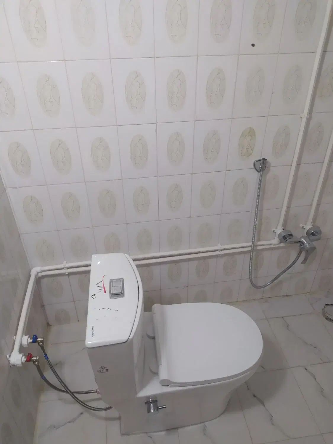 نصب و تعمیرات توالت فرنگی شیرآلات لوله کشی آب|خدمات پیشه و مهارت|کرمانشاه, |دیوار