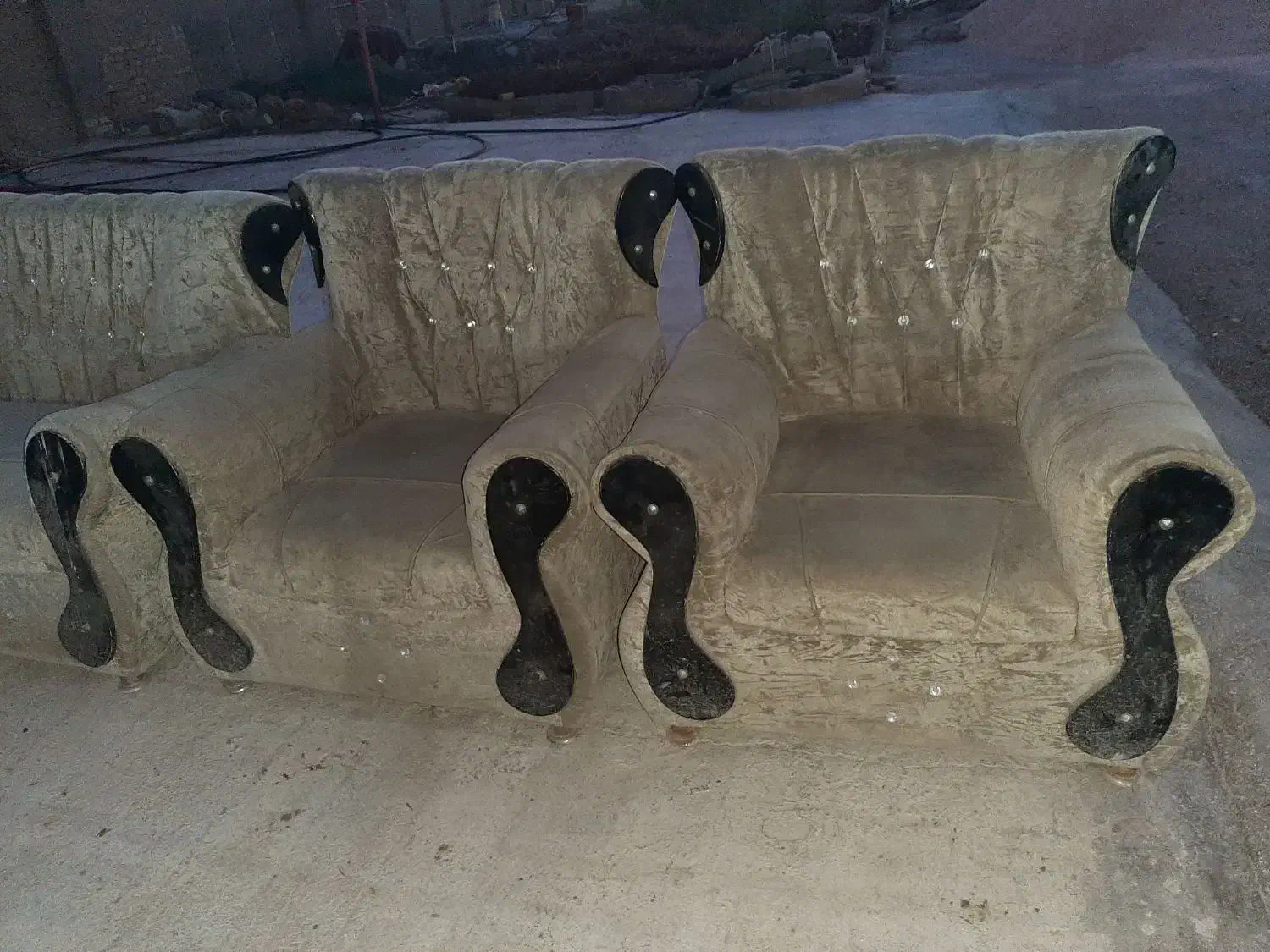 مبل ۷نفره . نیاز به شستشو دارد|مبلمان خانگی و میز عسلی|گنبد کاووس, |دیوار