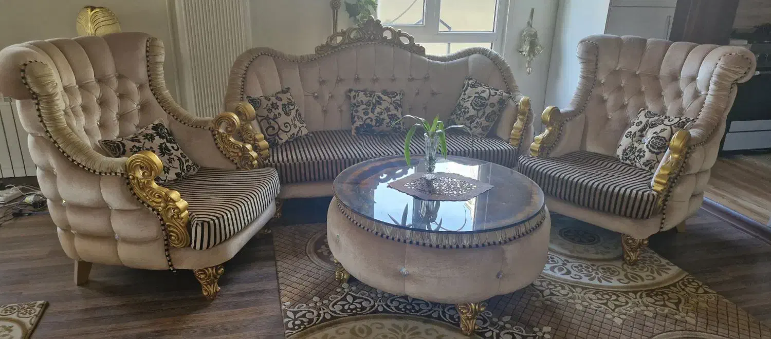 مبل نیم ست با میز وسط و شیشه|مبلمان خانگی و میز عسلی|کرج, فاز ۱ مهرشهر|دیوار