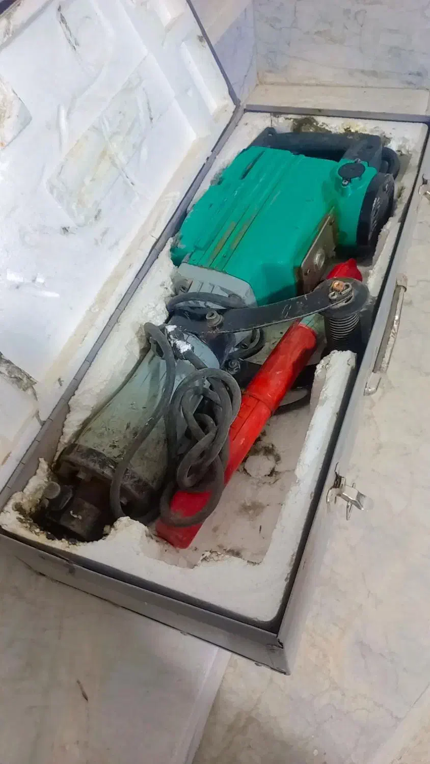 هیلتی ۱۷ کیلویی|ابزارآلات|تربت‌حیدریه, باغ سلطانی|دیوار