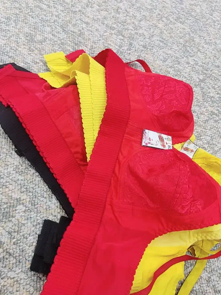 سوتین و شرت|لباس|بندر گناوه, |دیوار