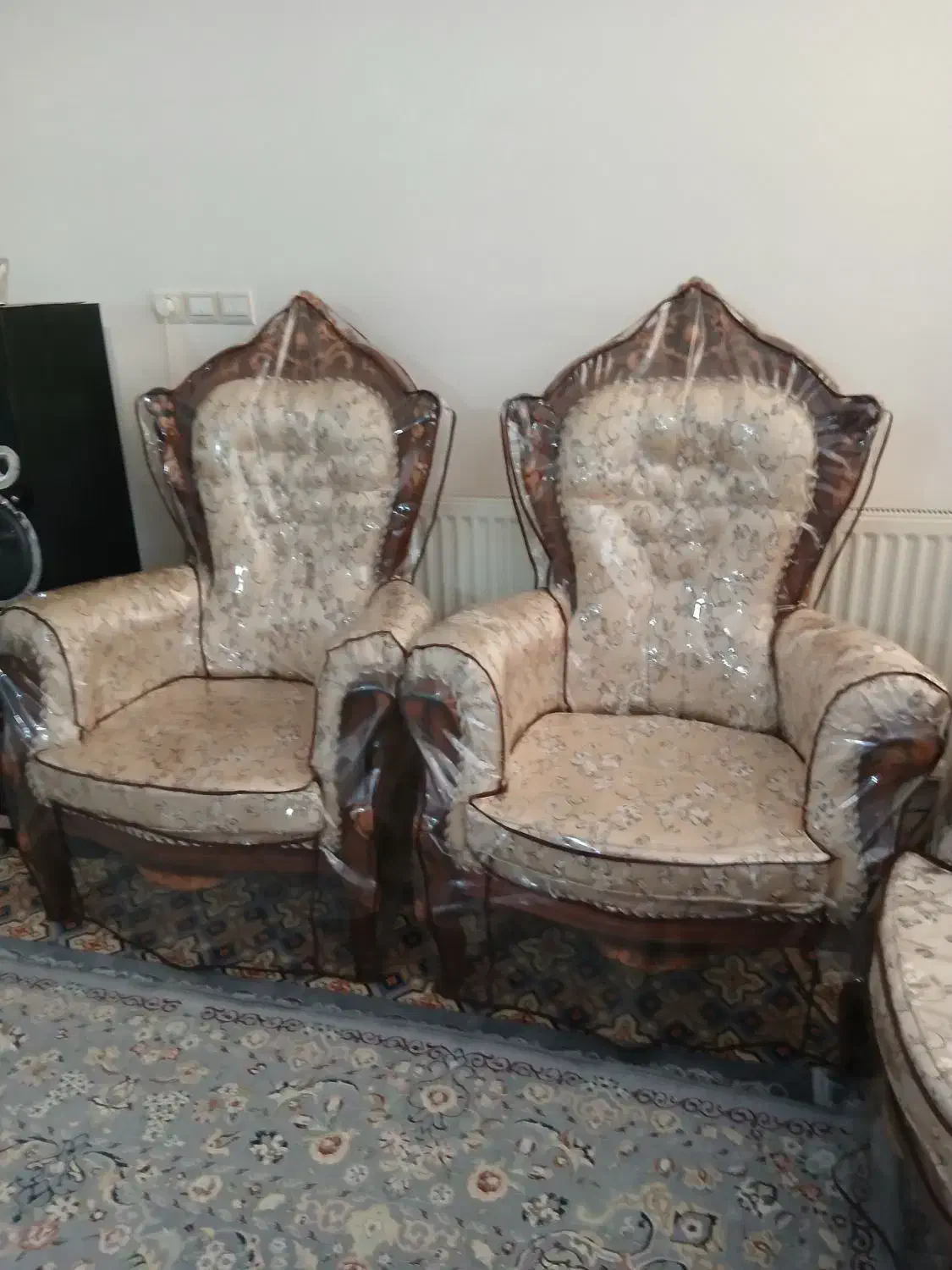 مبل سلطنتی ۹نفره|مبلمان خانگی و میز عسلی|شاهین‌شهر, خبرنگار|دیوار