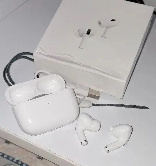 ایرپاد طرح اپل پرو|لوازم جانبی موبایل و تبلت|بروجرد, |دیوار