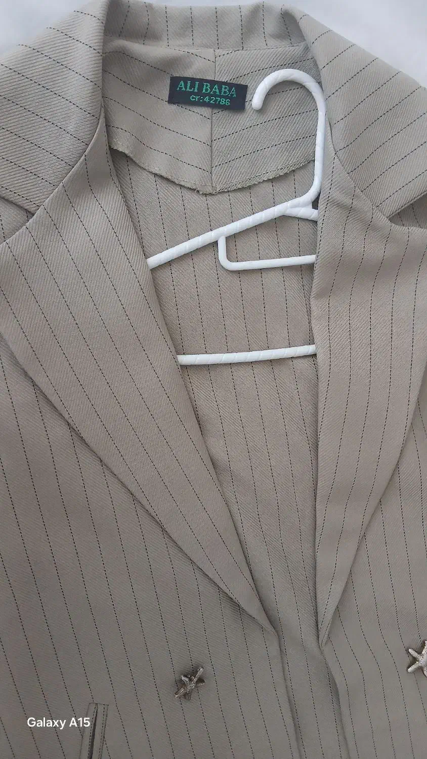 مانتو|لباس|سلماس, |دیوار