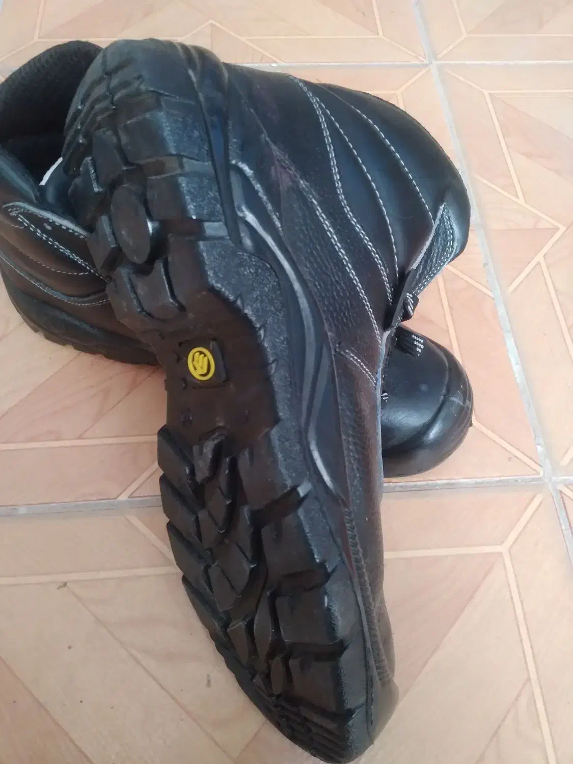 کفش ایمنی اکبند|کیف، کفش، کمربند|اهر, |دیوار