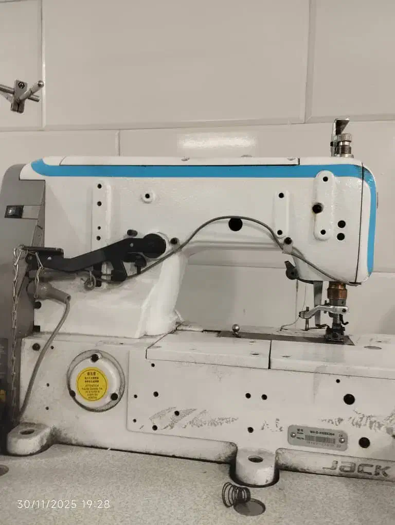 فروش چرخ خیاطی W4 میان دوز|چرخ خیاطی و ریسندگی|اسلامشهر, صادقیه|دیوار