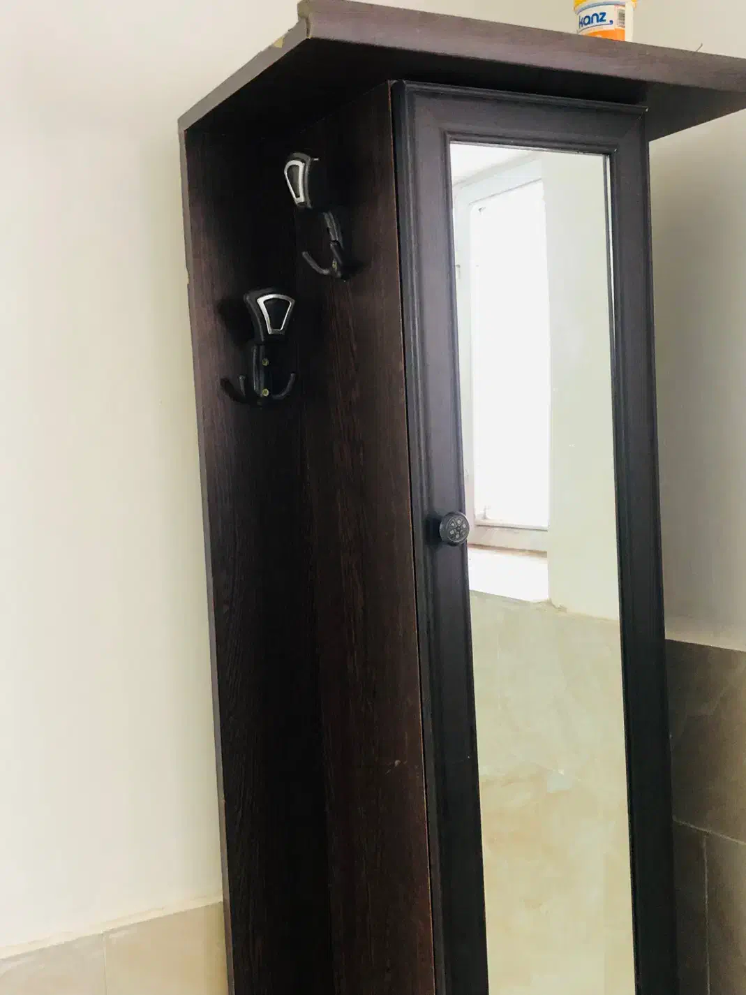 جاکفشی،لوستر،جارو برقی|جاکفشی، کمد، دراور|کاشمر, |دیوار