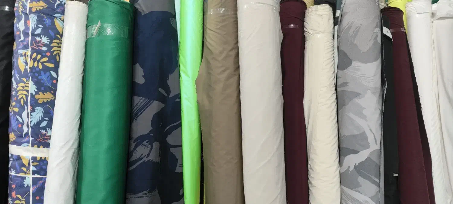 پارچه|لباس|مشهد, عیدگاه|دیوار