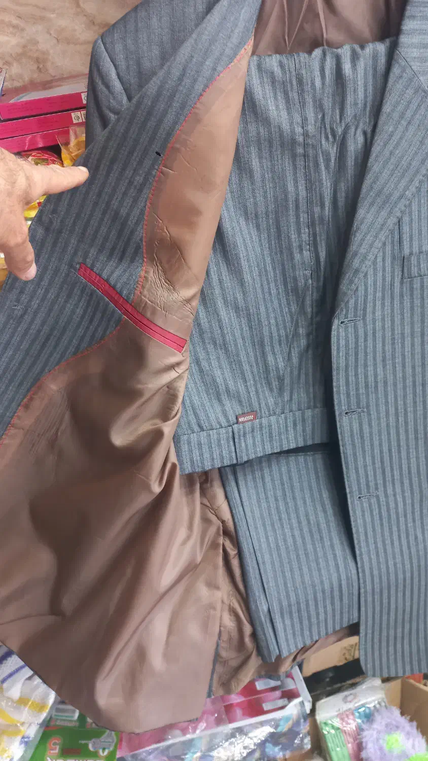 کت و شلوار مردانه|لباس|رشت, پیرکلاچای|دیوار