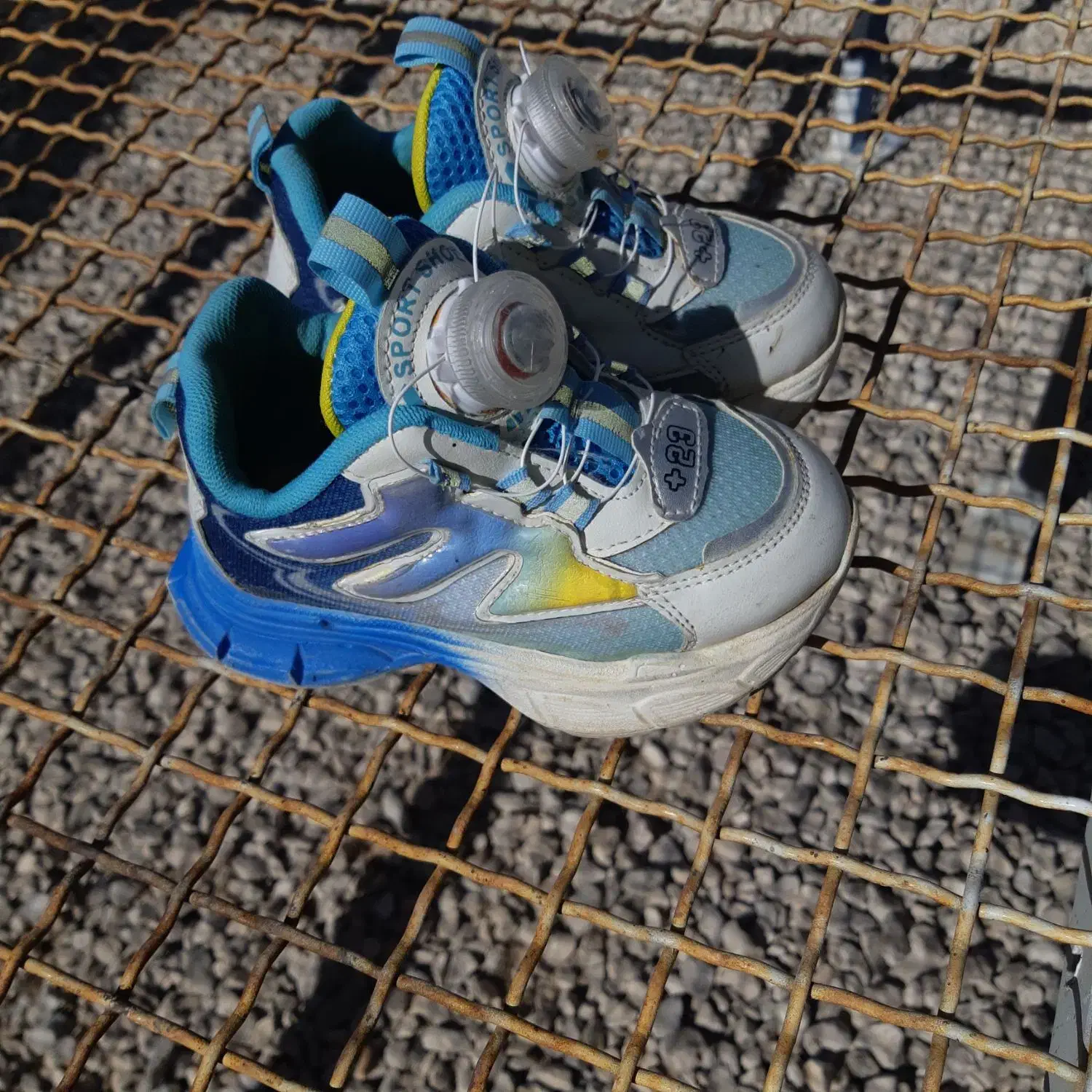 کفش بچگانه چراغدار|کفش و لباس بچه|سرپل ذهاب, |دیوار