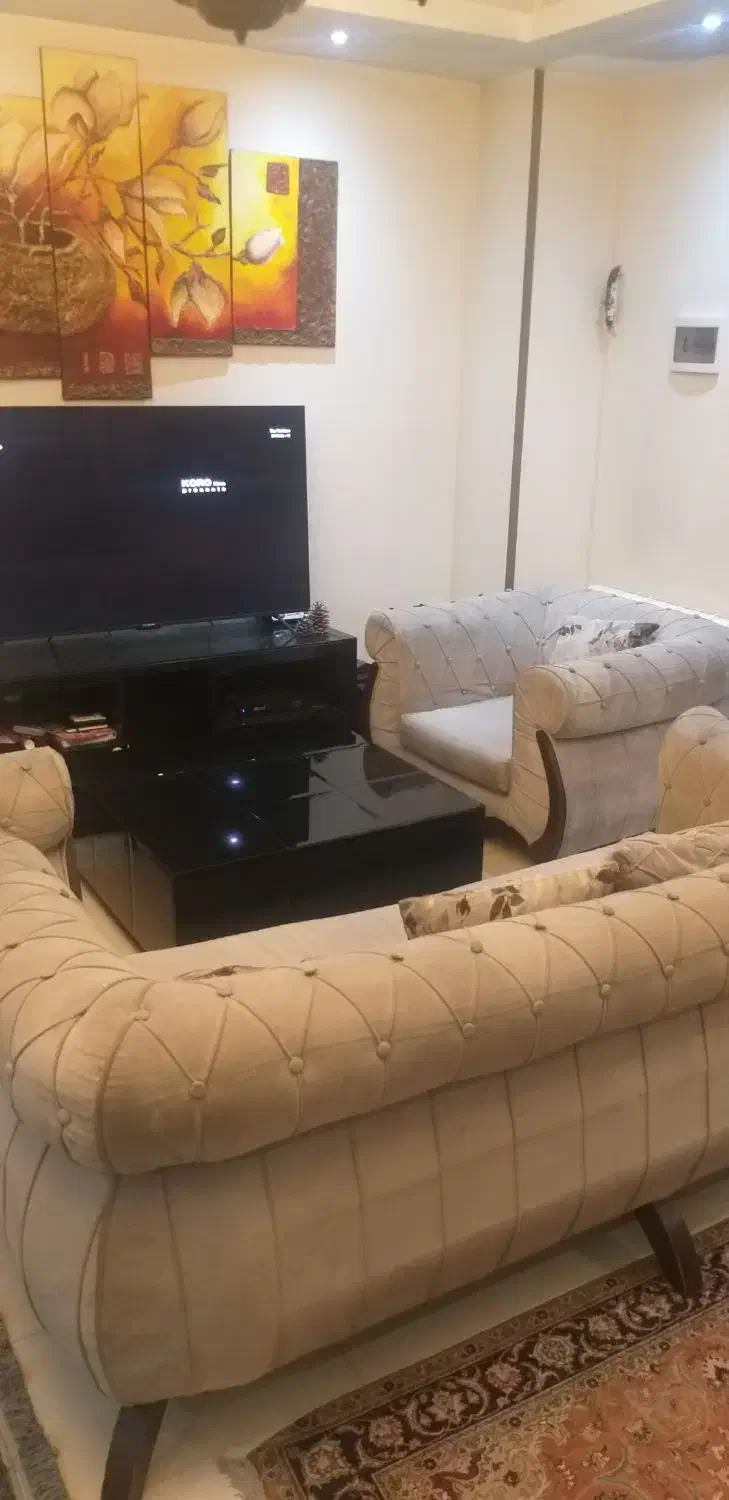 فروش نیم ست مبل چستر و لوازمهای دیگه|مبلمان خانگی و میز عسلی|کرج, فاز ۳ مهرشهر|دیوار