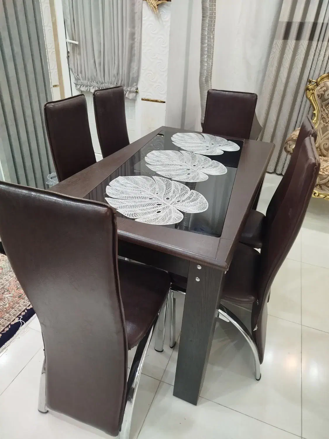 میز غذا خوری|میز و صندلی غذاخوری|مهاجران, |دیوار