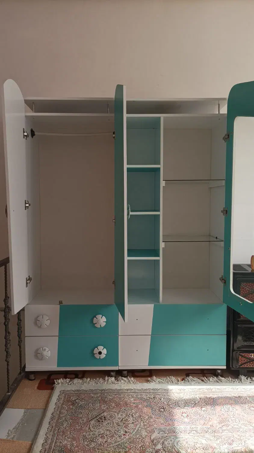 کمدلباس  دوتیکه (ویترین)|جاکفشی، کمد، دراور|بردسکن, |دیوار