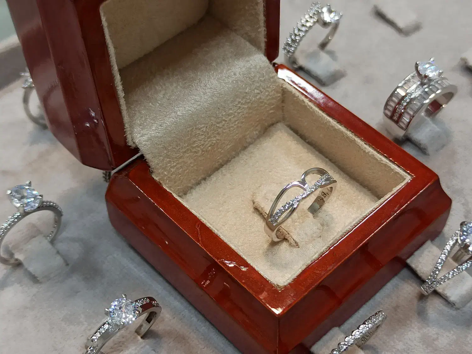 انگشتر نقره زنانه|جواهرات|قم, قلعه عموحسین|دیوار