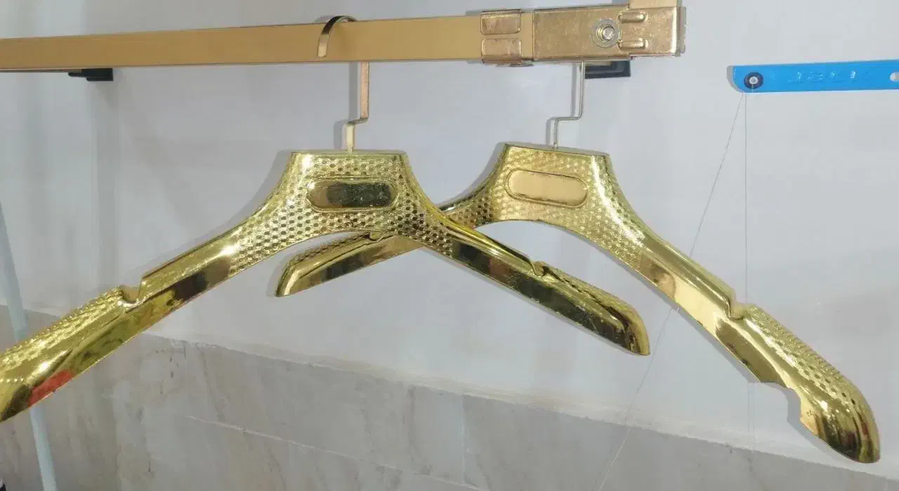 چوبکار طلایی حدود ۷۰ تا ۸۰ عدد  هر عدد ۲۸۵۰۰ تومن|فروشگاه و مغازه|تربت‌حیدریه, مسجد جامع|دیوار