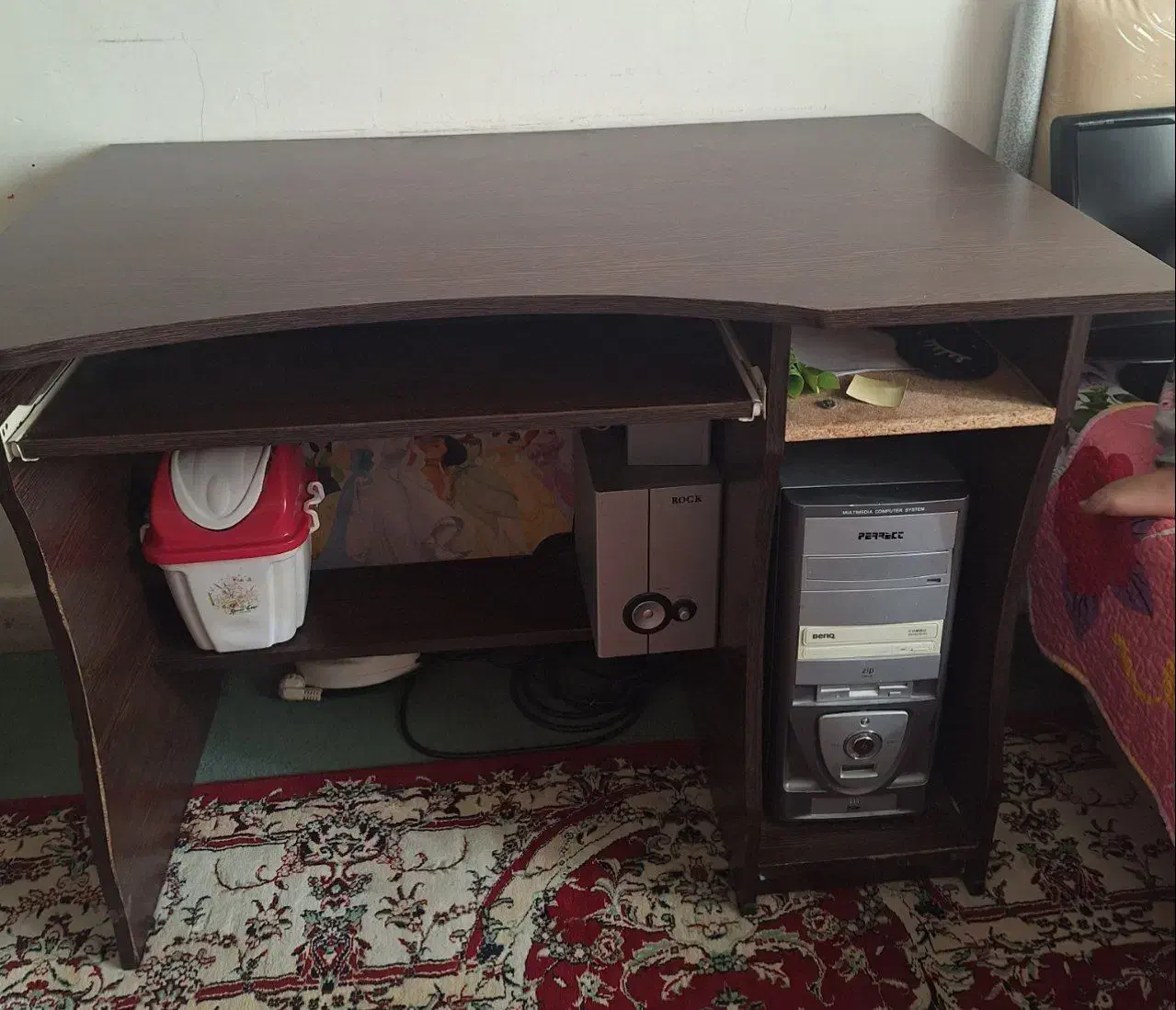 میز کامپیوتر و صندلی|میز تحریر و کامپیوتر|شیروان (خراسان), |دیوار