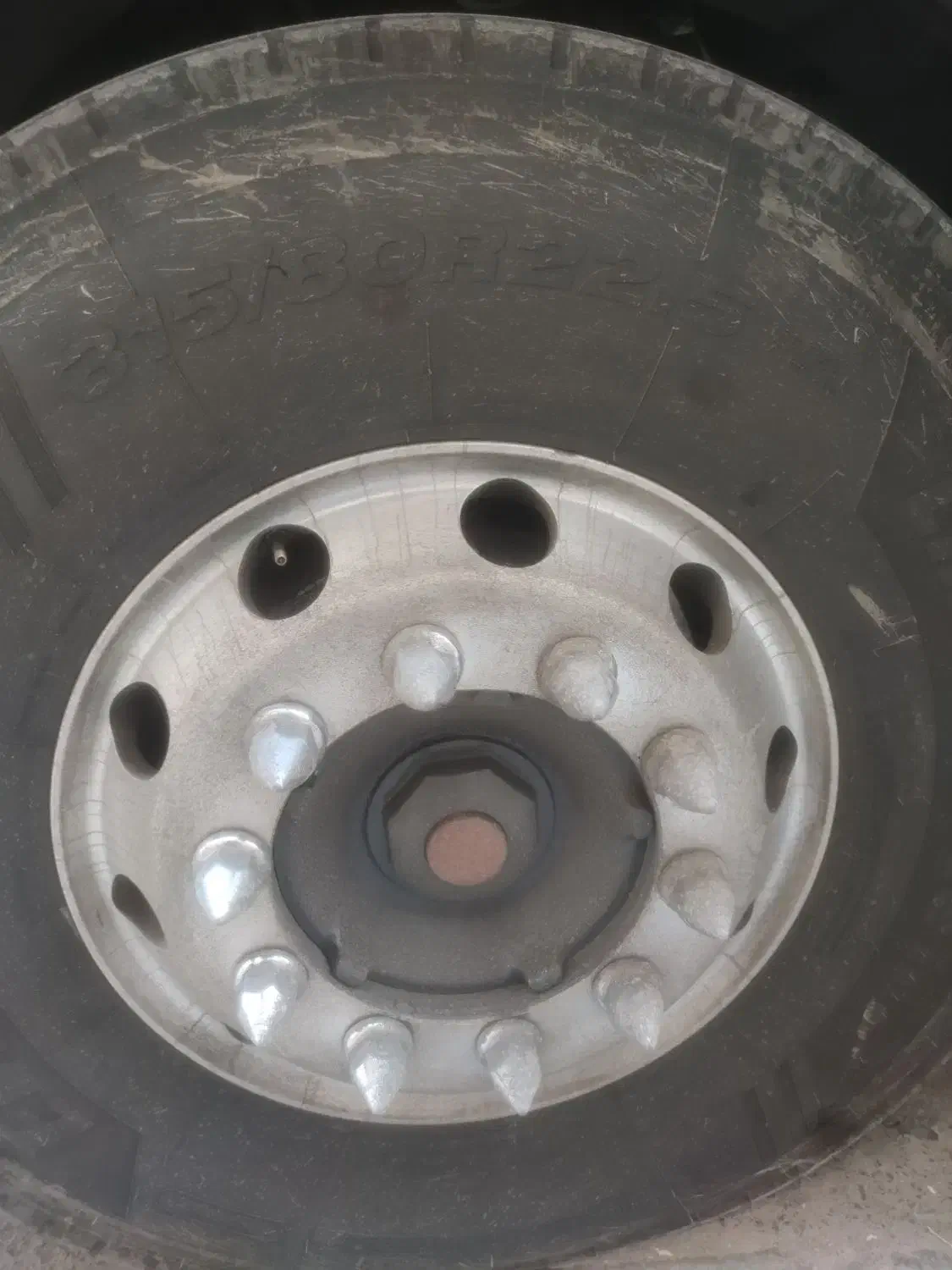 اف ام ۹ مدل 12/83|خودرو سنگین|بروجرد, |دیوار