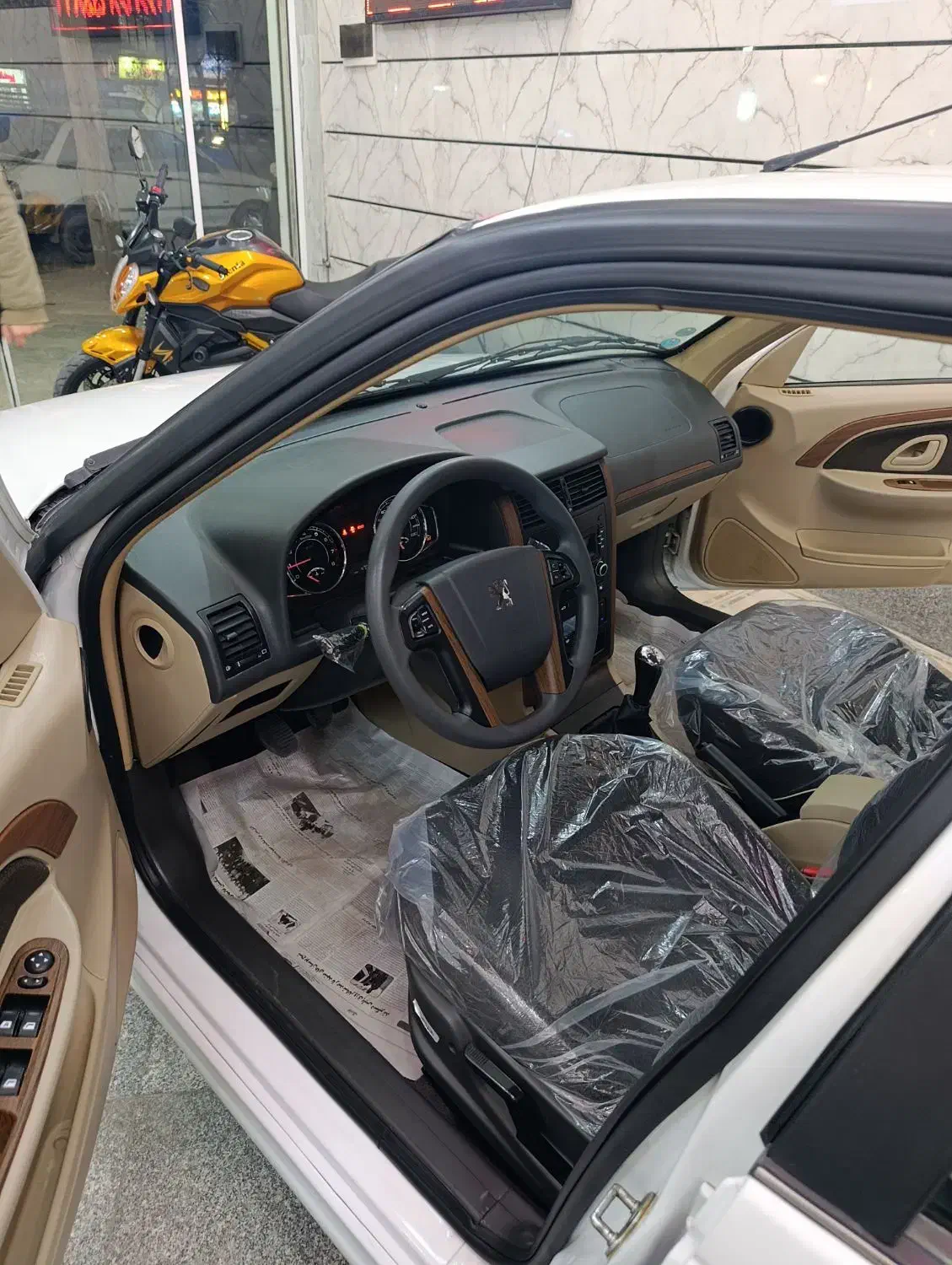 پژو پارس ۱۴۰۲|خودرو سواری و وانت|بروجرد, |دیوار