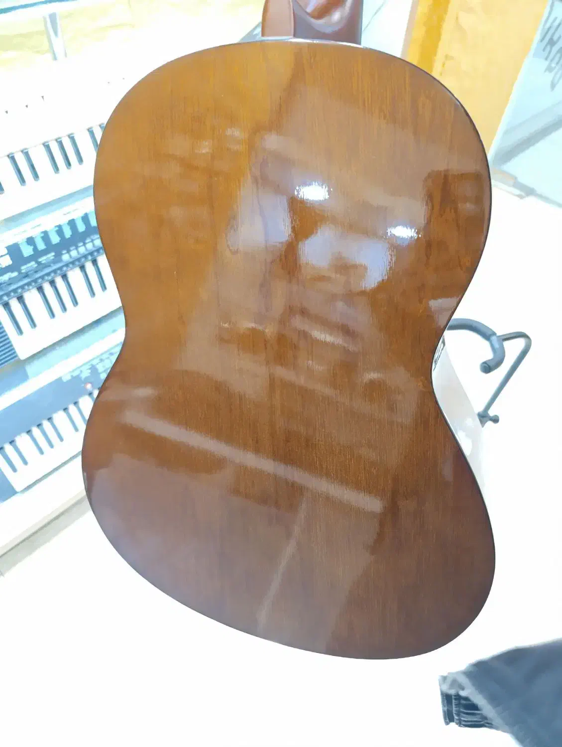 گیتار یاماها c۷۰|گیتار، بیس، امپلیفایر|لار, |دیوار