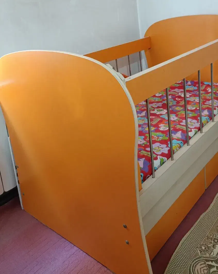 تخت کودک رنگ اسپرت،مناسب دختریاپسرتا۸سال،بدون تشک|تخت و سرویس خواب|پاکدشت, شهرک امام رضا|دیوار
