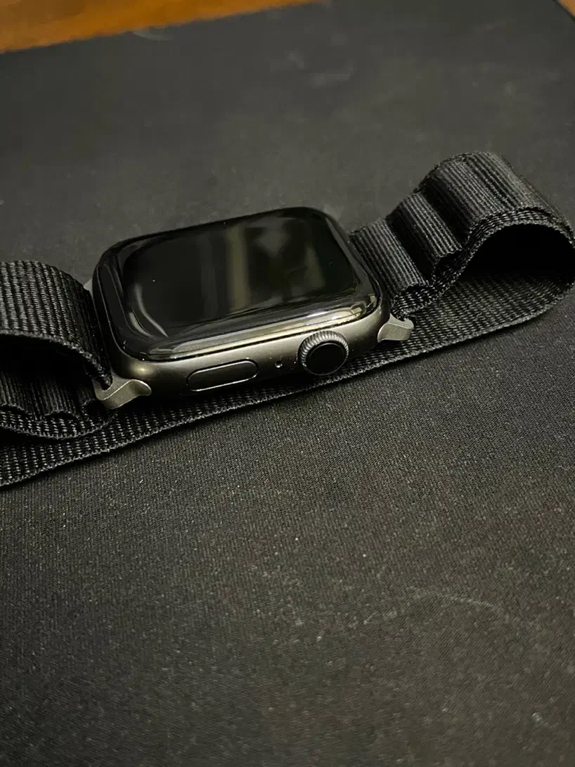 اپل واچ سری ۴ تمیز گرون نشده بخرید|ساعت|ارومیه, |دیوار