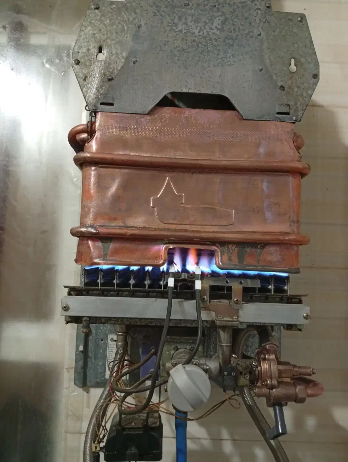 جمع آوری آبگرمکن دیواری کارکرده و فرسوده|آبگرمکن، پکیج، شوفاژ|اندیمشک, |دیوار