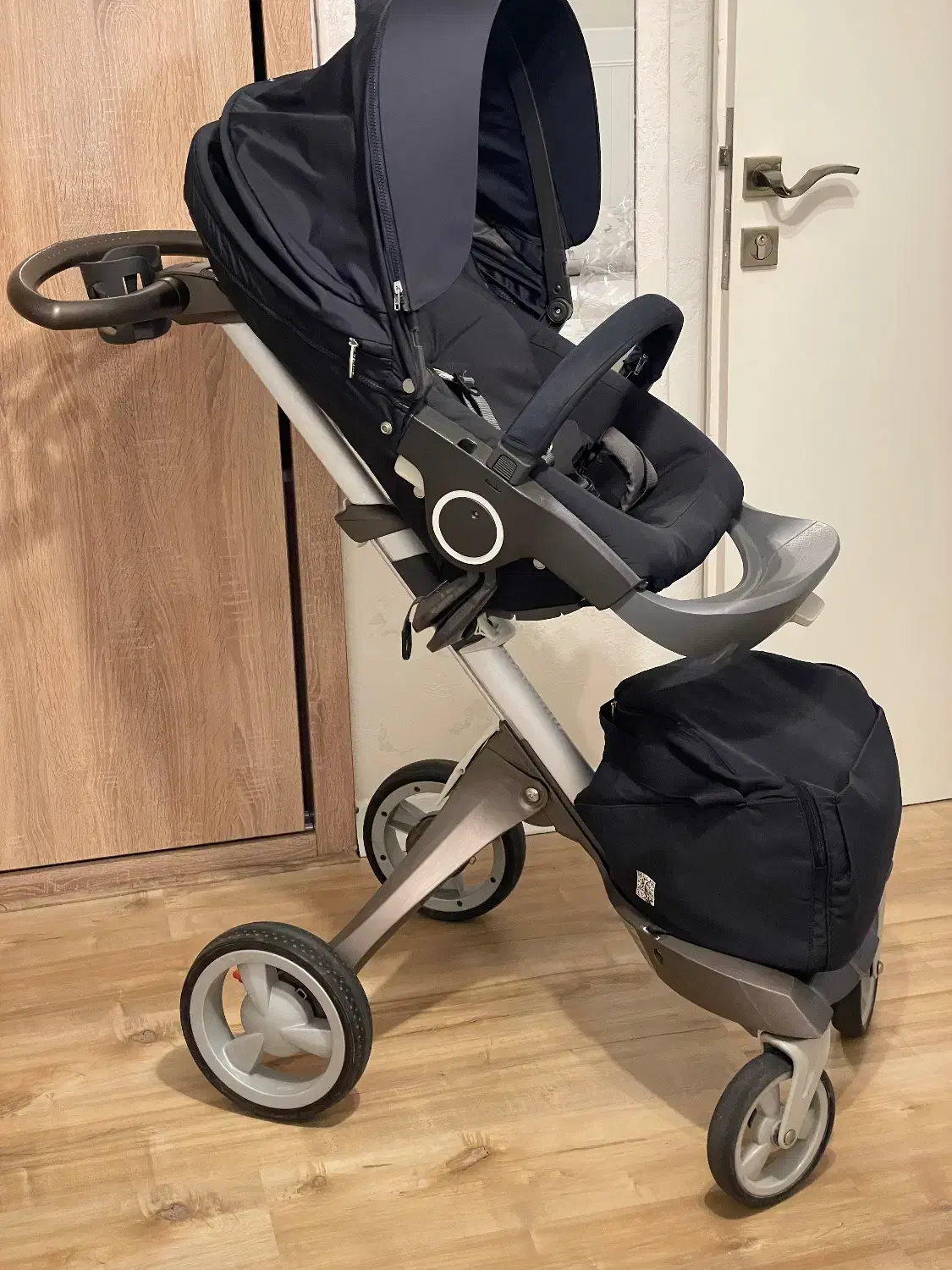 کالسکه|اسباب و اثاث بچه|آستارا, |دیوار