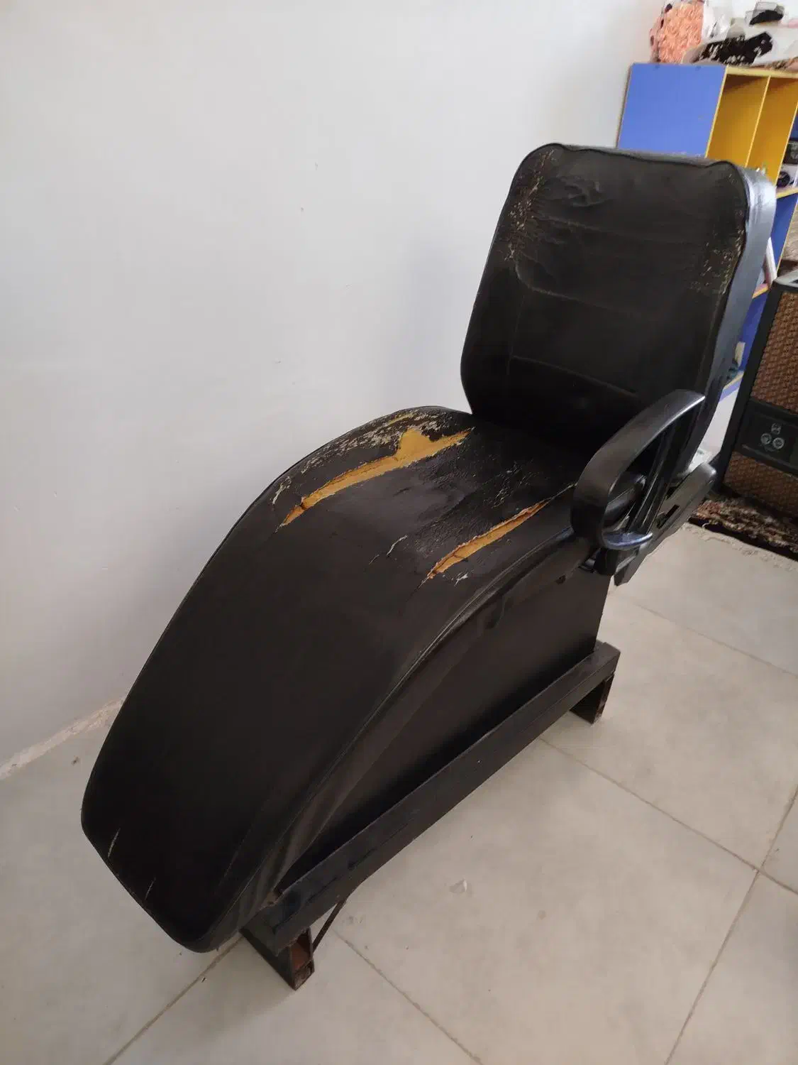 صندلی آرایشگاه|آرایشگاه و سالن‌های زیبایی|کرمان, |دیوار