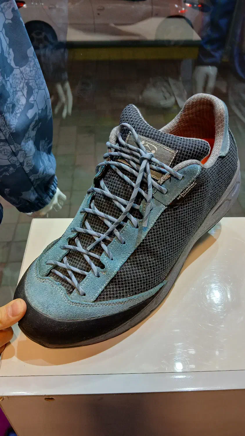 کفش کوهسار|کیف، کفش، کمربند|همدان, |دیوار