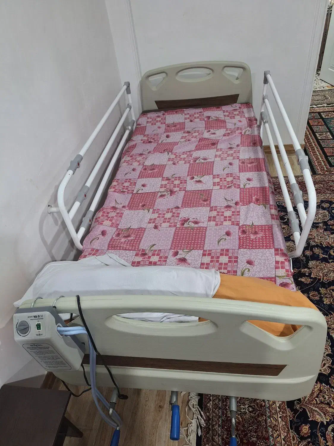 تخت بیمارستانی و تشک مواج|آرایشی، بهداشتی، درمانی|رشت, جماران|دیوار