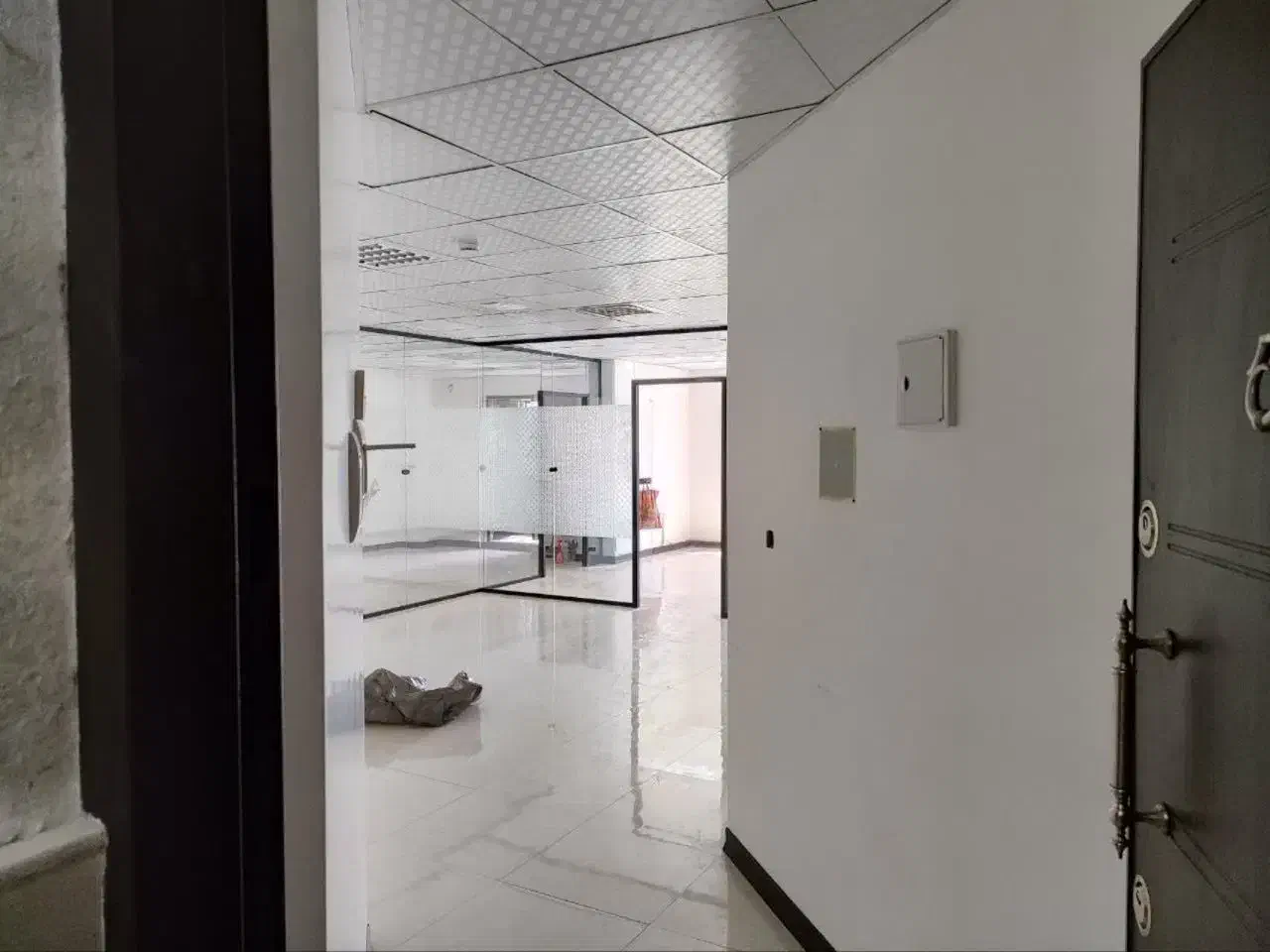 واحد اداری / بلوار امام رضا / ۱۲۲ متر / ویو دار|اجارهٔ دفتر کار، اتاق اداری، مطب|قم, چهل درخت|دیوار