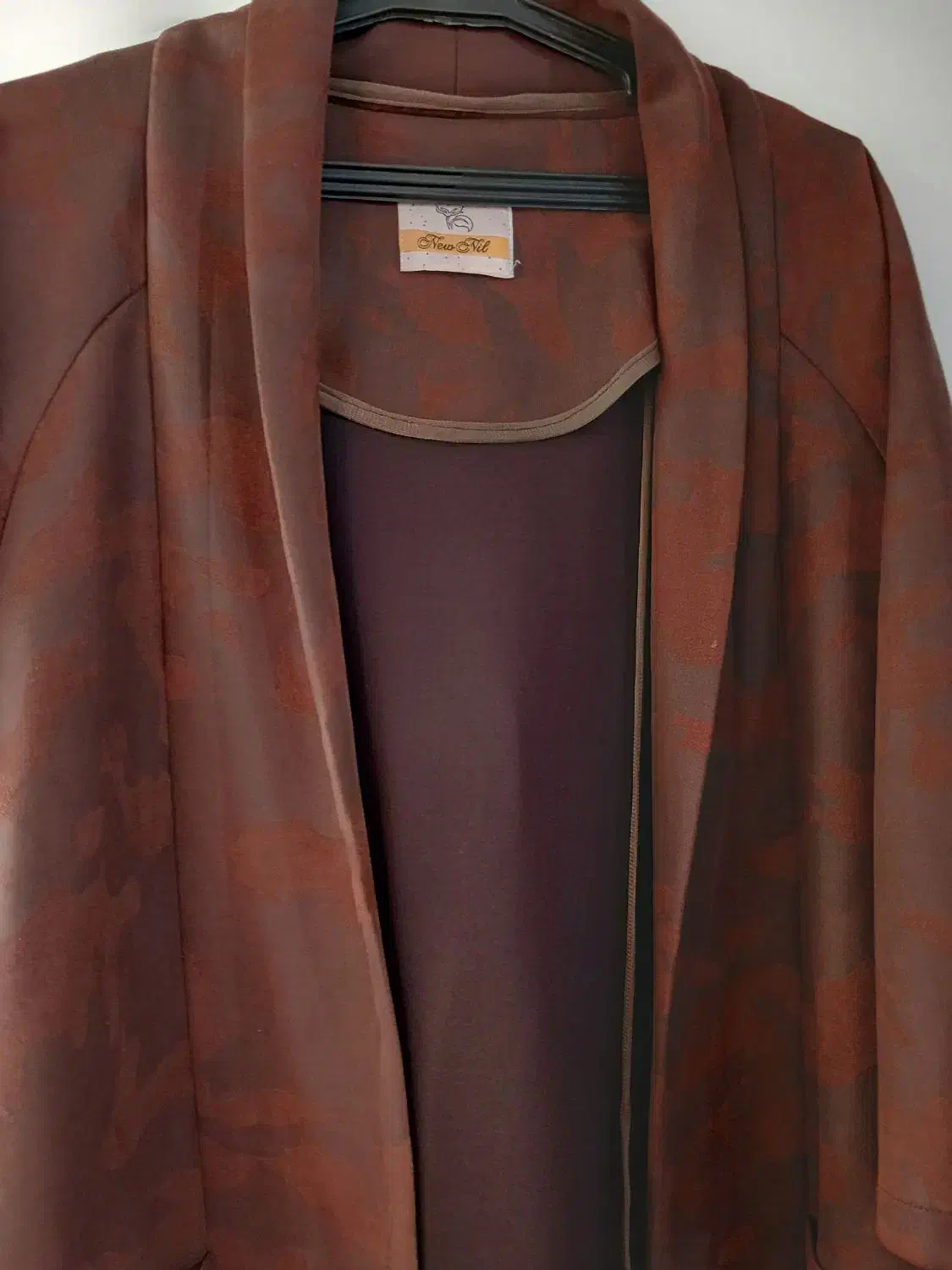 لباس ها|لباس|نیشابور, میدون بار|دیوار