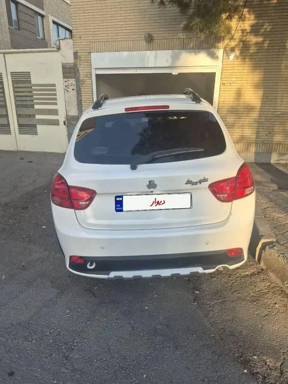 کوییک معمولی مدل 1401 با مانیتور و دوربین عقب|خودرو سواری و وانت|اصفهان, شهرک کاوه|دیوار