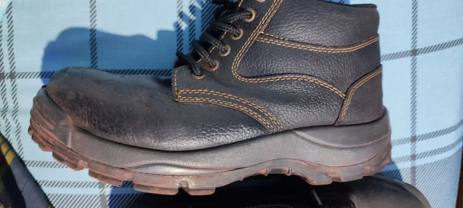 کفش کار در حد نو 41|کیف، کفش، کمربند|یزد, |دیوار