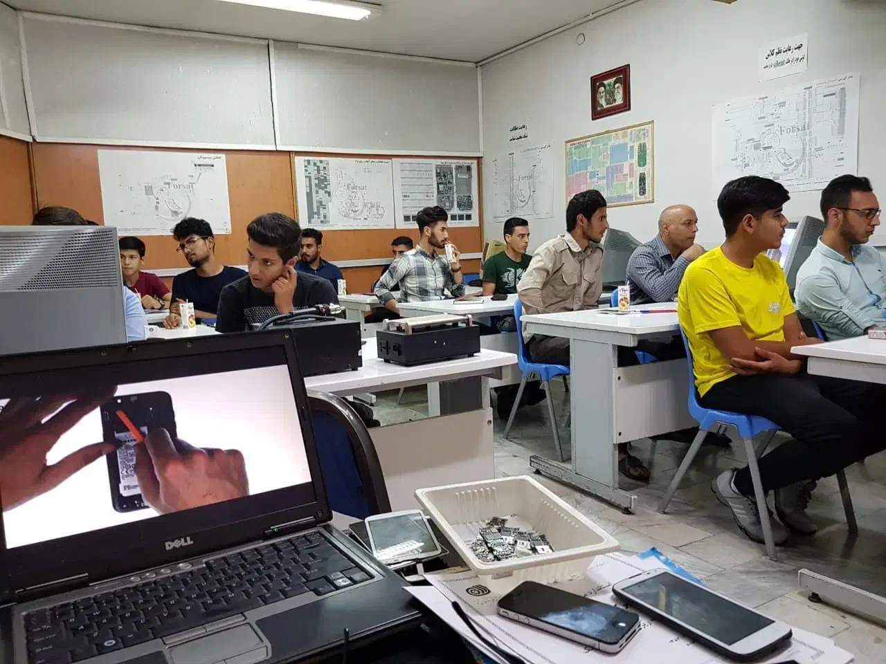 کارگاه رایگان آموزش تعمیر موبایل و تبلت|خدمات آموزشی|مشهد, امام خمینی|دیوار