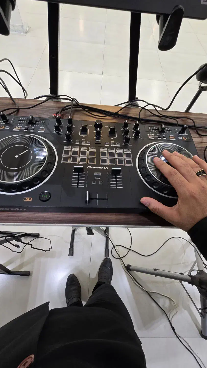 دیجی حرفه ایی لایو‌ ریمیکس|خدمات پذیرایی، مراسم|اهواز, زیتون کارمندی|دیوار