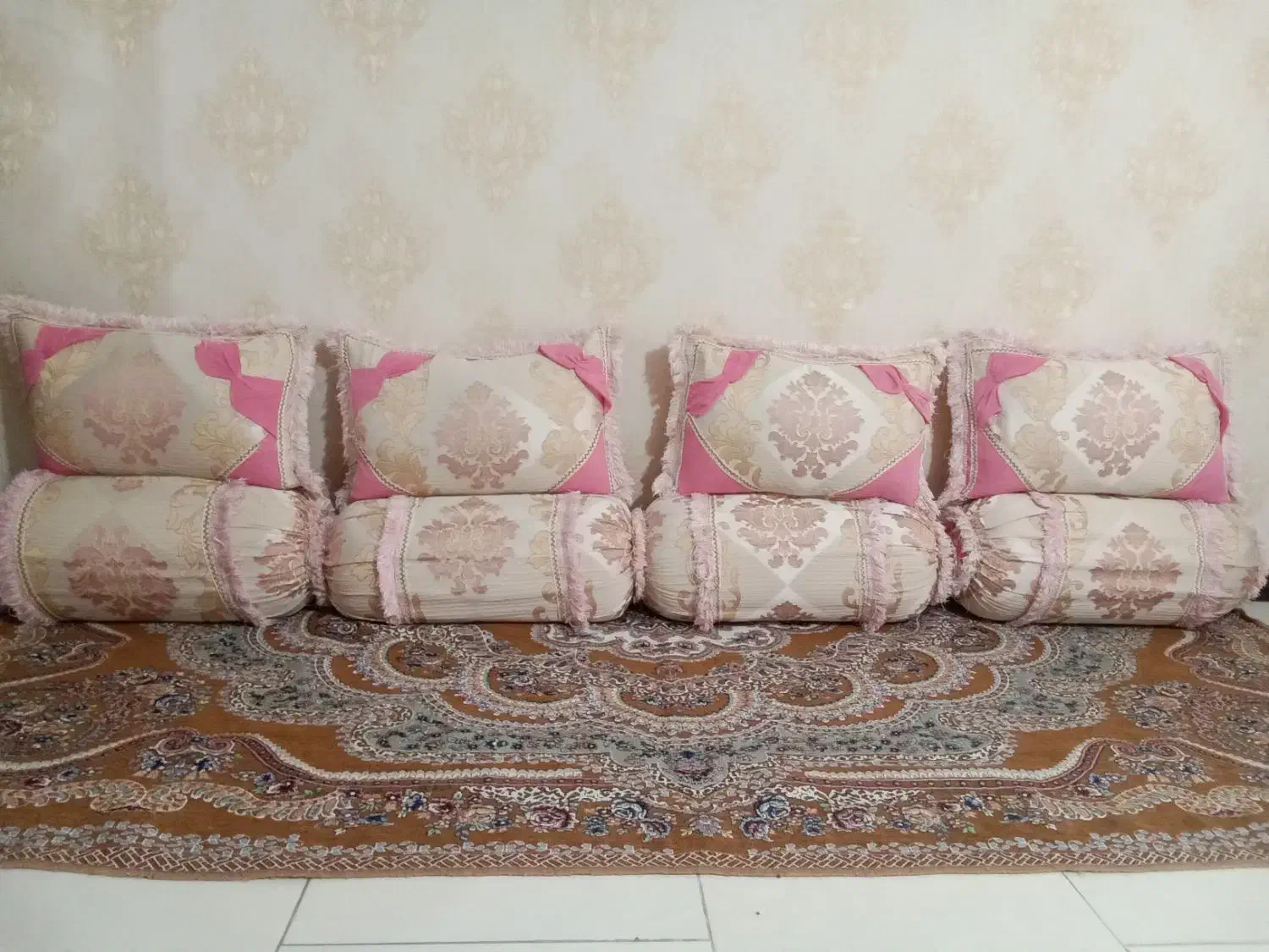 رو بالشی تمیز ونو|رختخواب، بالش، پتو|دهدشت, |دیوار