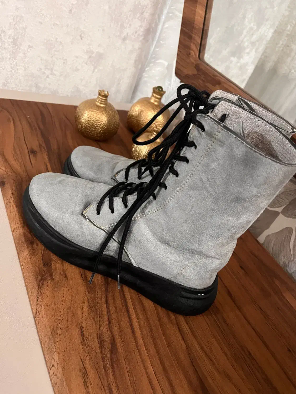 بوت|کیف، کفش، کمربند|قدس, شهرقدس|دیوار